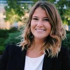 Meet your Posher, Mia